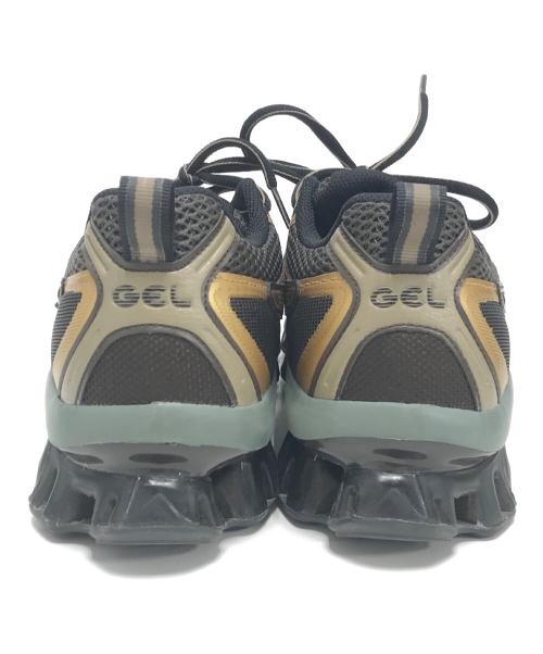 asics（アシックス）asics (アシックス) GEL-QUANTUM KINETIC Dark Sepia/Black サイズ:CM26.5/EURO42/US8.5/UK7.5/BR39.5/CN265(2.5)の古着・服飾アイテム
