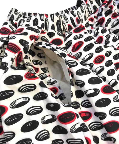 BLACK COMME des GARCONS（ブラックコムデギャルソン）BLACK COMME des GARCONS (ブラックコムデギャルソン) 総柄 プリーツフレアスカート ブラック×ホワイト サイズ:XSの古着・服飾アイテム