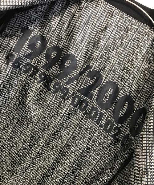 Jean Paul GAULTIER（ジャンポールゴルチェ）Jean Paul GAULTIER (ジャンポールゴルチェ) 裏プリント4Bテーラードジャケット ブラック サイズ:48の古着・服飾アイテム