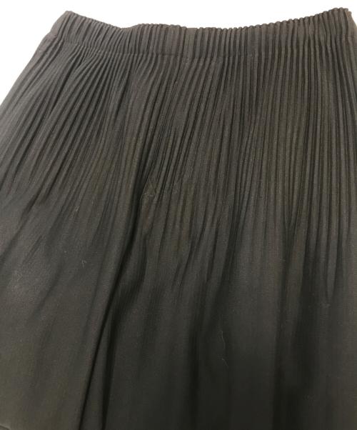 HOMME PLISSE ISSEY MIYAKE（オム プリッセ イッセイ ミヤケ）HOMME PLISSE ISSEY MIYAKE (オム プリッセ イッセイ ミヤケ) マンスリーカラー プリーツ ジョガー パンツ ブラック サイズ:2の古着・服飾アイテム
