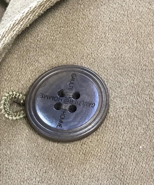 Jean Paul Gaultier homme（ジャンポールゴルチェオム）Jean Paul Gaultier homme (ジャンポールゴルチェオム) 3Bテーラードジャケット カーキ サイズ:46の古着・服飾アイテム