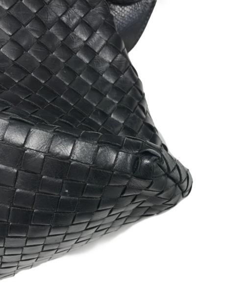 BOTTEGA VENETA（ボッテガベネタ）BOTTEGA VENETA (ボッテガベネタ) イントレチャートショルダーバッグ ブラック サイズ:表記なしの古着・服飾アイテム