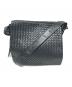 BOTTEGA VENETA（ボッテガベネタ）の古着「イントレチャートショルダーバッグ」｜ブラック