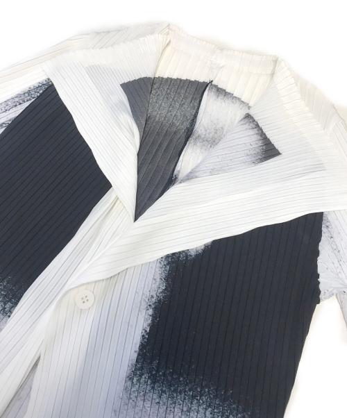 ISSEY MIYAKE（イッセイミヤケ）ISSEY MIYAKE (イッセイミヤケ) Shadow Study Pleats Cardigan グレー サイズ:2の古着・服飾アイテム