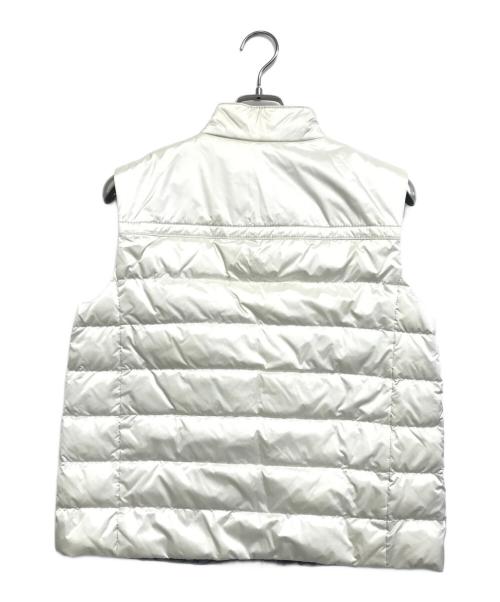 PRADA（プラダ）PRADA (プラダ) プレートロゴダウンベスト ホワイト サイズ:SIZE 44の古着・服飾アイテム