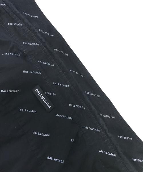 BALENCIAGA（バレンシアガ）BALENCIAGA (バレンシアガ) オールオーバーロゴシャツ ブラック サイズ:38の古着・服飾アイテム