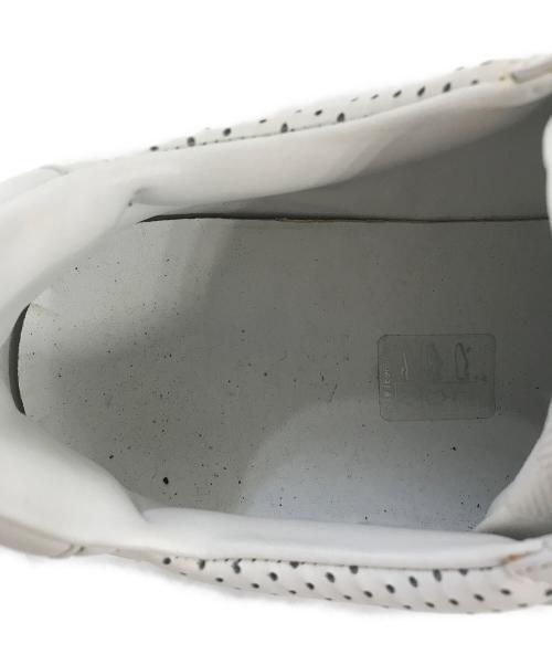 GUCCI（グッチ）GUCCI (グッチ) パンチングエンボスロゴレザースニーカー ホワイト サイズ:8の古着・服飾アイテム