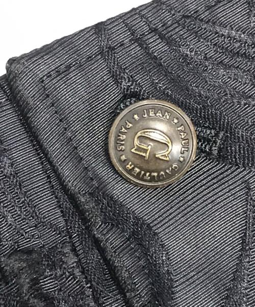 Jean Paul Gaultier homme（ジャンポールゴルチェオム）Jean Paul Gaultier homme (ジャンポールゴルチェオム) 総柄フレアパンツ ブラック サイズ:48の古着・服飾アイテム