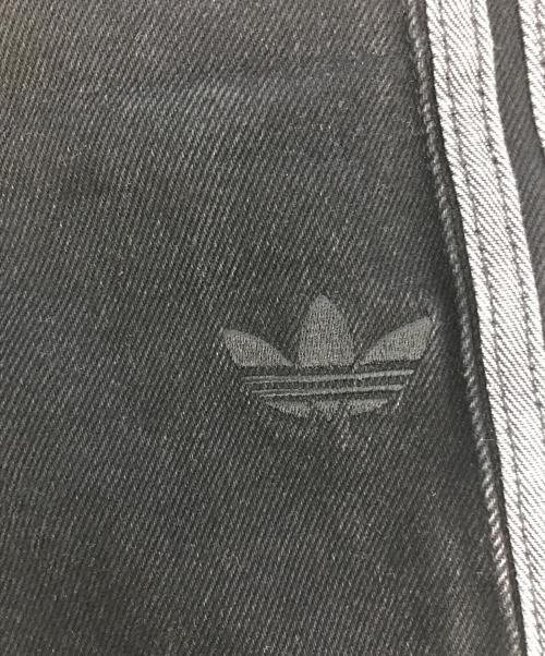 adidas（アディダス）adidas (アディダス) デニムトラックパンツ ブラック サイズ:33の古着・服飾アイテム