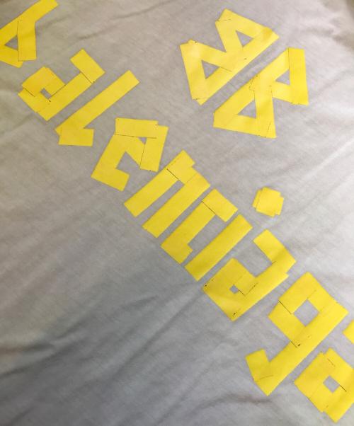 BALENCIAGA（バレンシアガ）BALENCIAGA (バレンシアガ) テープロゴTシャツ 黄緑 サイズ:XLの古着・服飾アイテム