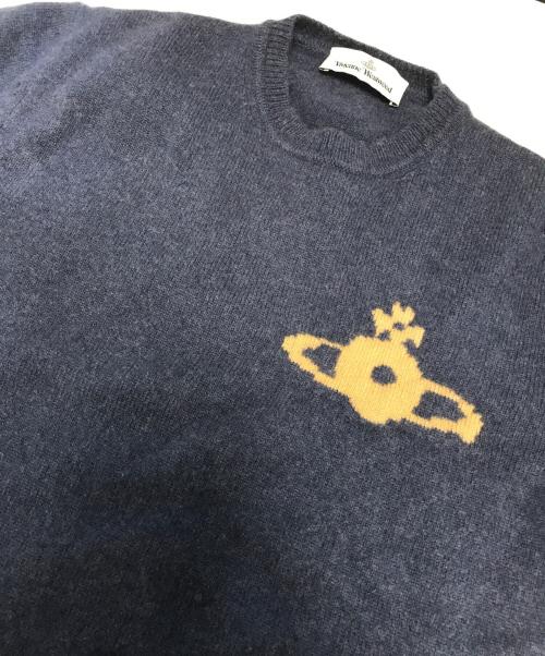 Vivienne Westwood（ヴィヴィアンウエストウッド）Vivienne Westwood (ヴィヴィアンウエストウッド) オーブプリントS/Sニット ブルー サイズ:Mの古着・服飾アイテム