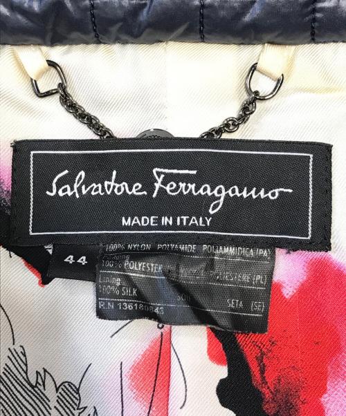 Salvatore Ferragamo（サルヴァトーレ フェラガモ）Salvatore Ferragamo (サルヴァトーレ フェラガモ) 中綿シルクジャケット ネイビー サイズ:SIZE 44の古着・服飾アイテム
