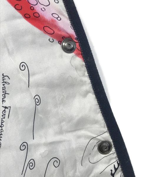 Salvatore Ferragamo（サルヴァトーレ フェラガモ）Salvatore Ferragamo (サルヴァトーレ フェラガモ) 中綿シルクジャケット ネイビー サイズ:SIZE 44の古着・服飾アイテム