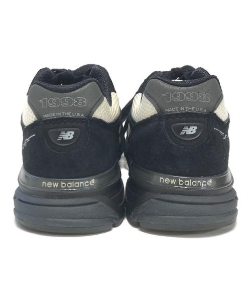 NEW BALANCE（ニューバランス）NEW BALANCE (ニューバランス) スニーカー ホワイト×ブラック サイズ:27.5の古着・服飾アイテム