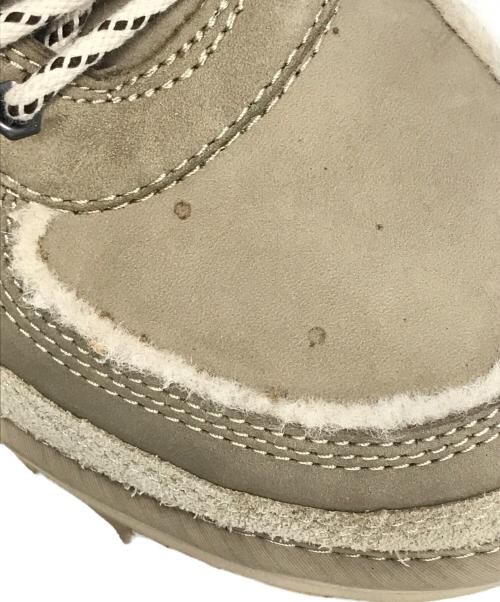 UGG（アグ）UGG (アグ) WHITE MOUNTAINEERING (ホワイトマウンテ二アニング) トレッキングブーツ ベージュ サイズ:USA9/UK8/EU48/JPN27の古着・服飾アイテム