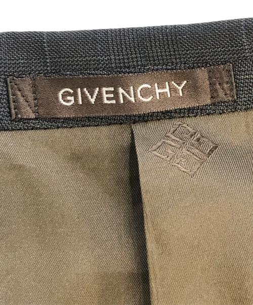 GIVENCHY（ジバンシィ）GIVENCHY (ジバンシィ) セットアップスーツ グレー サイズ:胸囲98 胴囲94 身長170 W-92の古着・服飾アイテム
