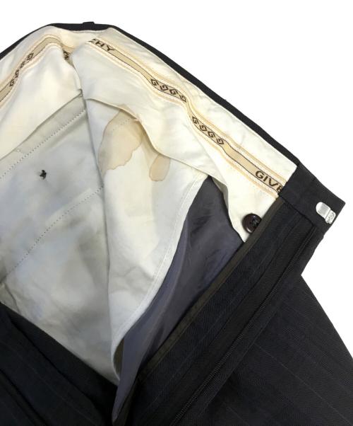 GIVENCHY（ジバンシィ）GIVENCHY (ジバンシィ) セットアップスーツ グレー サイズ:胸囲98 胴囲94 身長170 W-92の古着・服飾アイテム