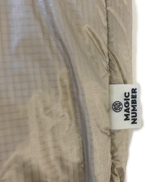 NANGA（ナンガ）NANGA (ナンガ) MAGIC NUMBER (マジックナンバー) UNRETRO PUFFER DOWN JK ベージュ サイズ:Mの古着・服飾アイテム