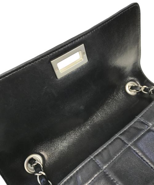 CHANEL（シャネル）CHANEL (シャネル) チョコバー チェーンショルダーバッグ ブラックの古着・服飾アイテム