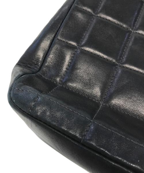 CHANEL（シャネル）CHANEL (シャネル) チョコバー チェーンショルダーバッグ ブラックの古着・服飾アイテム