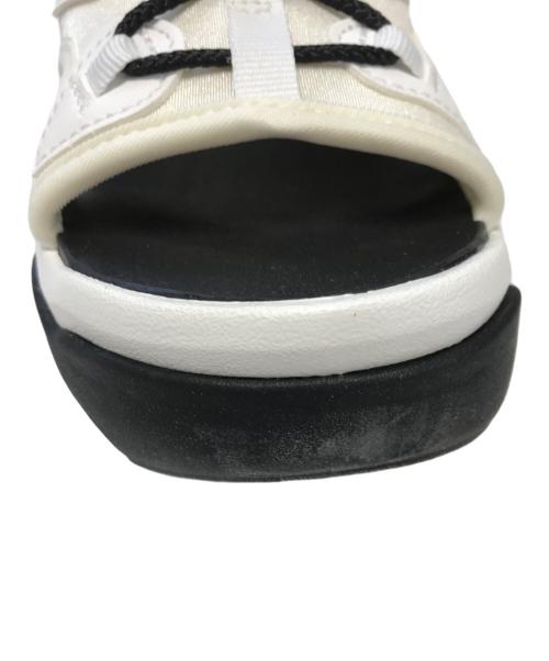 NIKE（ナイキ）NIKE (ナイキ) AIR MAX KOKO アイボリー サイズ:UK2.5/BR33.5/cm22/EUR35.5の古着・服飾アイテム