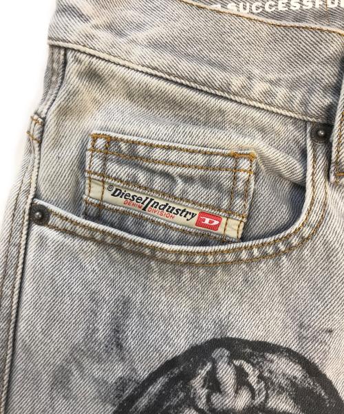 DIESEL（ディーゼル）DIESEL (ディーゼル) Tom of Finland Foundation (トム・オブ・フィンランド財団) デニムパンツ ブラック サイズ:W28の古着・服飾アイテム