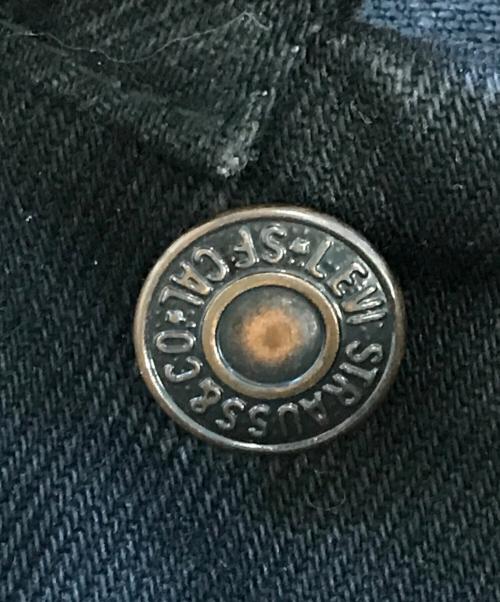 LEVI'S（リーバイス）LEVI'S (リーバイス) スタッズリメイクデニムジャケット ブラック サイズ:Mの古着・服飾アイテム