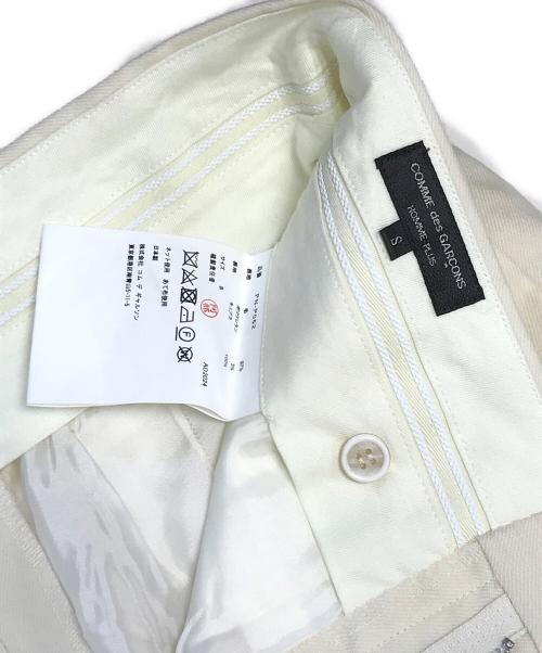 COMME des GARCONS HOMME PLUS（コムデギャルソンオムプリュス）COMME des GARCONS HOMME PLUS (コムデギャルソンオムプリュス) 立体構築フレアウールパンツ アイボリー サイズ:Sの古着・服飾アイテム