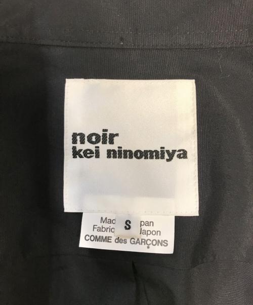 noir kei ninomiya（ノワール ケイ ニノミヤ）noir kei ninomiya (ノワール ケイ ニノミヤ) ラッフルS/S シャツ ブラック サイズ:Sの古着・服飾アイテム