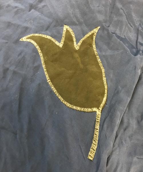 tricot COMME des GARCONS（トリココムデギャルソン）tricot COMME des GARCONS (トリココムデギャルソン) 花柄刺繍スカート ネイビー サイズ:表記なしの古着・服飾アイテム