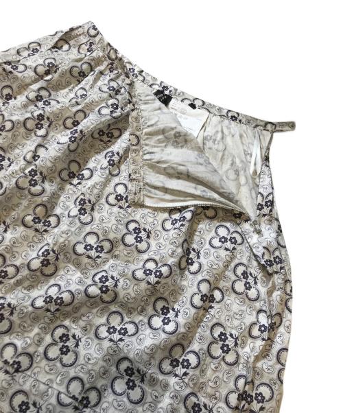 tricot COMME des GARCONS（トリココムデギャルソン）tricot COMME des GARCONS (トリココムデギャルソン) 総柄スカート ホワイト サイズ:Mの古着・服飾アイテム