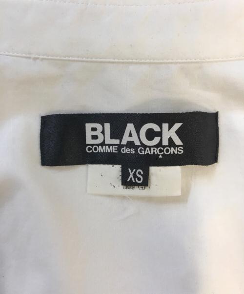 BLACK COMME des GARCONS（ブラックコムデギャルソン）BLACK COMME des GARCONS (ブラックコムデギャルソン) スタッズシャツ ホワイト サイズ:XSの古着・服飾アイテム