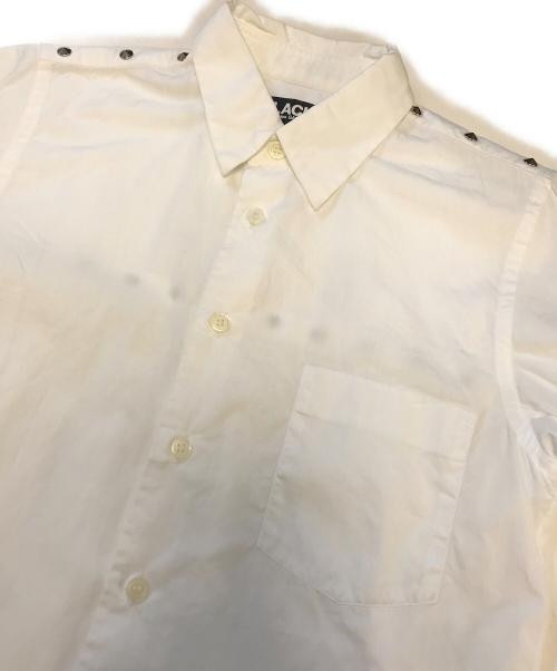 BLACK COMME des GARCONS（ブラックコムデギャルソン）BLACK COMME des GARCONS (ブラックコムデギャルソン) スタッズシャツ ホワイト サイズ:XSの古着・服飾アイテム