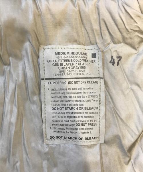 VINTAGE MILITARY（ヴィンテージ ミリタリー）VINTAGE MILITARY (ヴィンテージ ミリタリー) US ARMY PARKA EXTREME COLD WEATHER LEVEL7 グレー サイズ:MEDIUM‐REGULARの古着・服飾アイテム