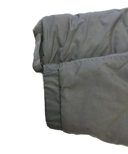 VINTAGE MILITARY（ヴィンテージ ミリタリー）VINTAGE MILITARY (ヴィンテージ ミリタリー) US ARMY PARKA EXTREME COLD WEATHER LEVEL7 グレー サイズ:MEDIUM‐REGULARの古着・服飾アイテム