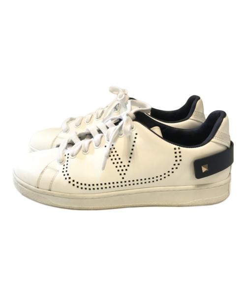 VALENTINO（ヴァレンティノ）VALENTINO (ヴァレンティノ) レザースタッズスニーカー ホワイト サイズ:40の古着・服飾アイテム