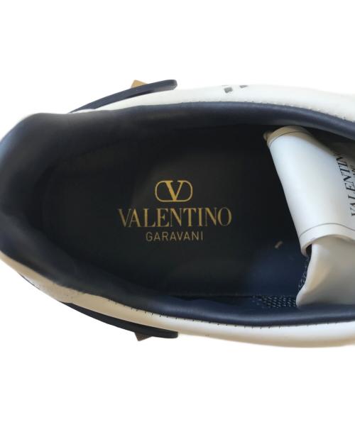 VALENTINO（ヴァレンティノ）VALENTINO (ヴァレンティノ) レザースタッズスニーカー ホワイト サイズ:40の古着・服飾アイテム