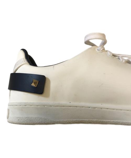 VALENTINO（ヴァレンティノ）VALENTINO (ヴァレンティノ) レザースタッズスニーカー ホワイト サイズ:40の古着・服飾アイテム