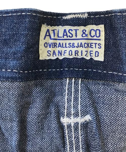 ATLAST & CO（アットラスト）ATLAST & CO (アットラスト) シンチバックペインターデニムパンツ インディゴ サイズ:32の古着・服飾アイテム