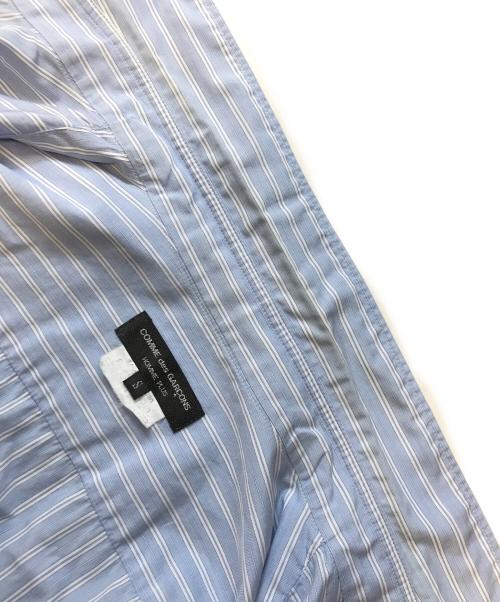 COMME des GARCONS HOMME PLUS（コムデギャルソンオムプリュス）COMME des GARCONS HOMME PLUS (コムデギャルソンオムプリュス) 袖フリルストライプシャツ ブルー サイズ:Sの古着・服飾アイテム