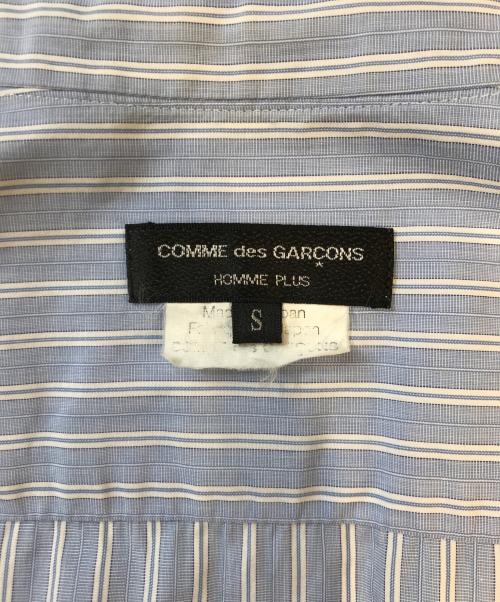 COMME des GARCONS HOMME PLUS（コムデギャルソンオムプリュス）COMME des GARCONS HOMME PLUS (コムデギャルソンオムプリュス) 袖フリルストライプシャツ ブルー サイズ:Sの古着・服飾アイテム