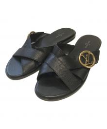 LOUIS VUITTON（ルイ ヴィトン）の古着「Cross Strap Flat Sandals」｜ブラック
