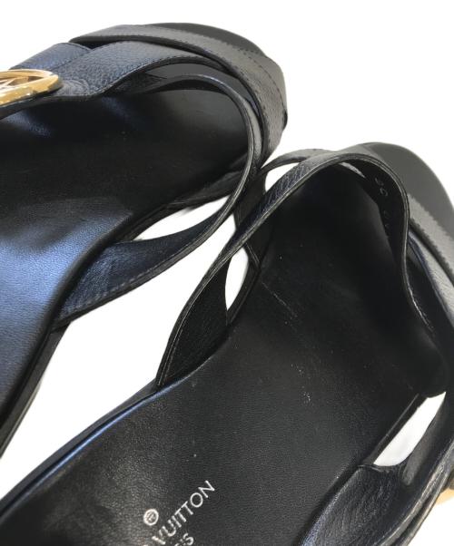 LOUIS VUITTON（ルイ ヴィトン）LOUIS VUITTON (ルイ ヴィトン) Cross Strap Flat Sandals ブラック サイズ:37の古着・服飾アイテム