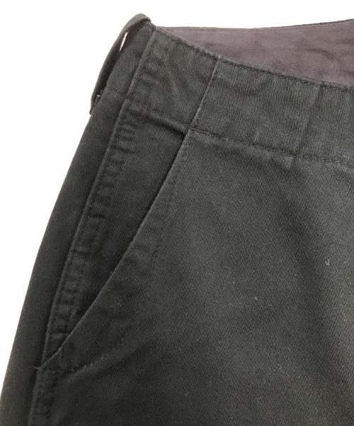 THE BLUEST OVERALLS（ザ ブルーエスト オーバーオールズ）THE BLUEST OVERALLS (ザ ブルーエスト オーバーオールズ) CHINOS ブラック サイズ:32の古着・服飾アイテム