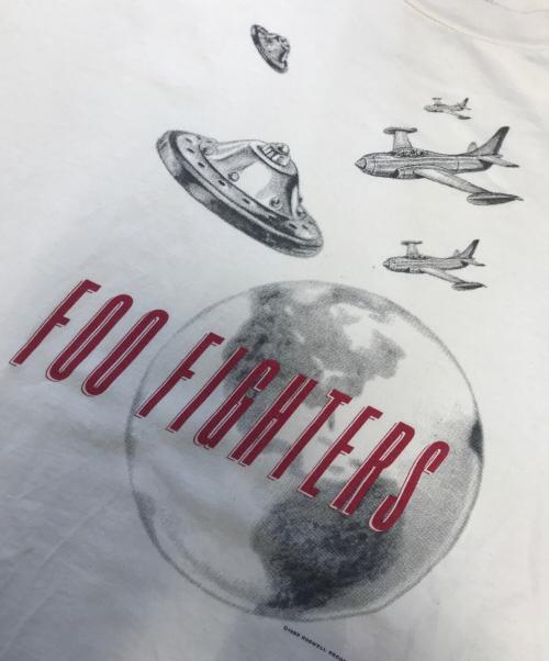 バンドTシャツ（バンドTシャツ）バンドTシャツ (バンドTシャツ) 90s FOO FIGHTERS(フー・ファイターズ) バンドTシャツ アイボリー サイズ:XLの古着・服飾アイテム
