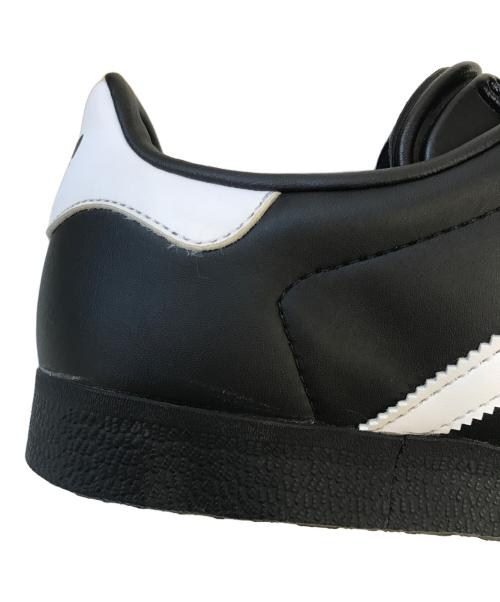 adidas（アディダス）adidas (アディダス) GAZELLE コアブラック/フットウェアホワイト/ゴールド サイズ:US8.5/UK8/FR42/JP265/CHN260の古着・服飾アイテム