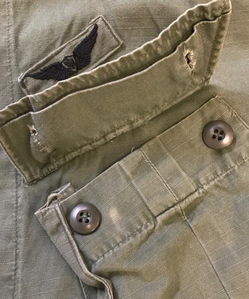 VINTAGE MILITARY（ヴィンテージ ミリタリー）VINTAGE MILITARY (ヴィンテージ ミリタリー) jungle fatigue jacket オリーブ サイズ:SMALL-LONGの古着・服飾アイテム
