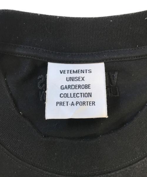 vetement（ヴェットモン）vetement (ヴェットモン) Gvasalia print Tee ブラック サイズ:XSの古着・服飾アイテム
