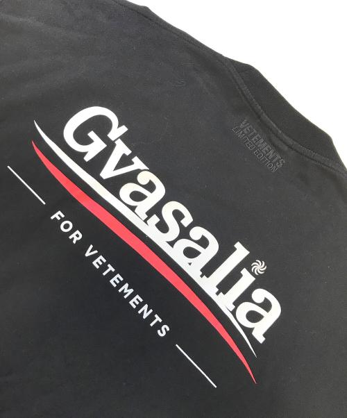 vetement（ヴェットモン）vetement (ヴェットモン) Gvasalia print Tee ブラック サイズ:XSの古着・服飾アイテム