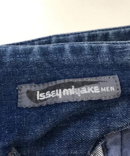 ISSEY MIYAKE MEN（イッセイミヤケメン）ISSEY MIYAKE MEN (イッセイミヤケメン) タックパンツ ブルー サイズ:Lの古着・服飾アイテム